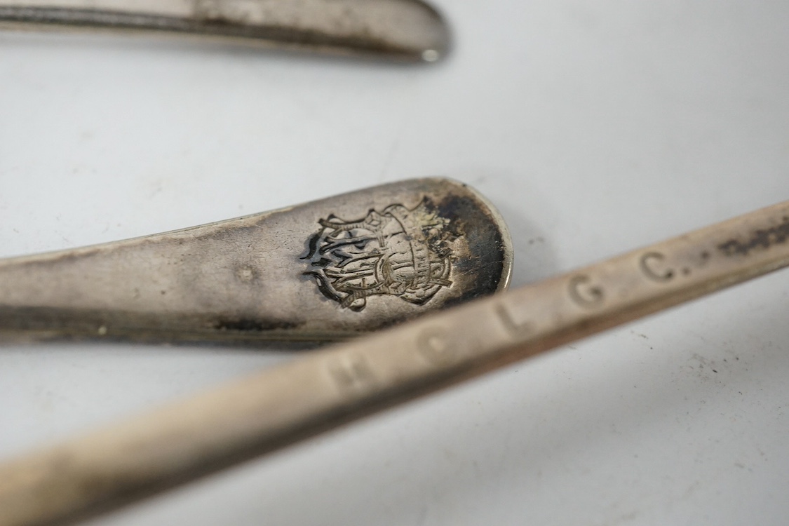 A Victorian silver shaped rectangular vinaigrette, engraved with a scene to commemorate The Great Exhibition at the Crystal Palace in Hyde Park, London, by William Dudley, Birmingham, 1850, 33mm, together with three smal
